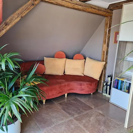 Apartment Adebar *